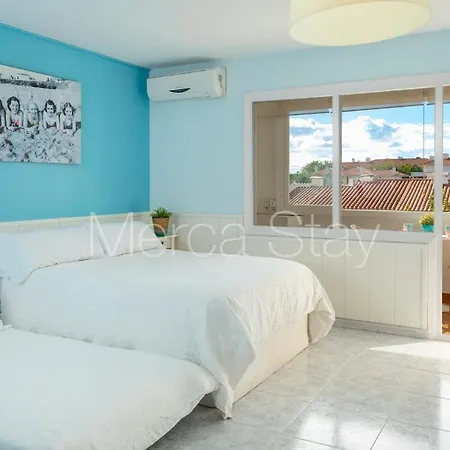 Beautiful With Pool & Sea Views Apartment *